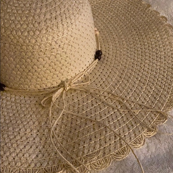 Hat - Picture 2 of 5